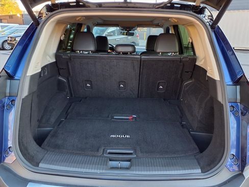 Used 2023 Nissan Rogue Platinum image 25