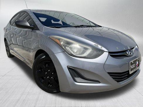 Used 2016 Hyundai Elantra SE FWD image 3
