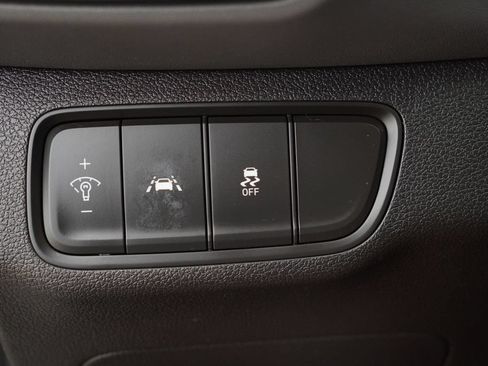 Used 2020 Hyundai Santa Fe SE FWD image 17