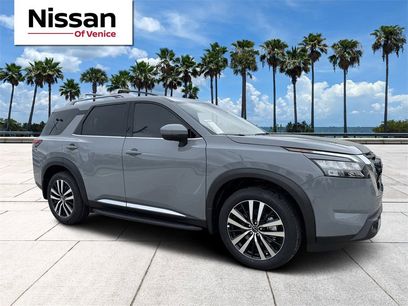 New 2025 Nissan Pathfinder Platinum w/ Lighting Package (N93)