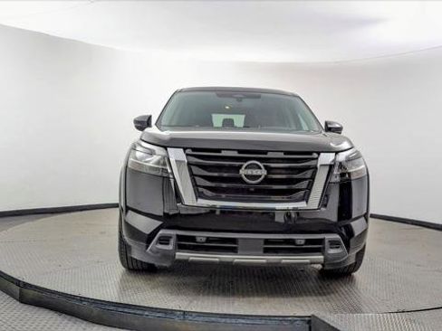 Used 2023 Nissan Pathfinder SL image 8