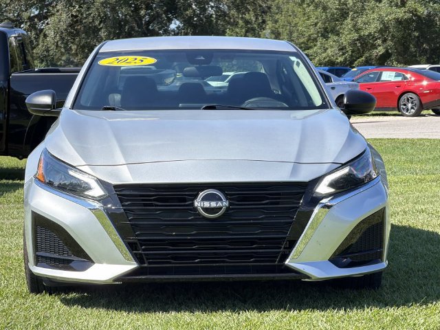 Used 2025 Nissan Altima 2.5 SV FWD image 3