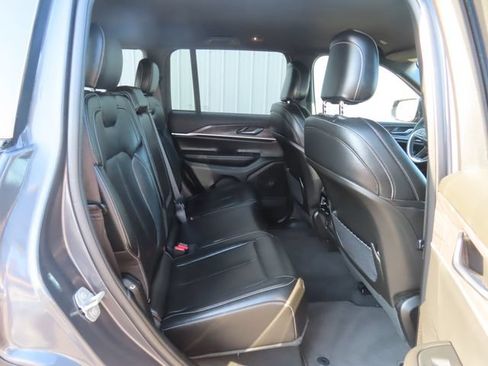 Used 2024 Jeep Grand Cherokee Limited w/ Trailer Tow Package AWD/4WD image 31