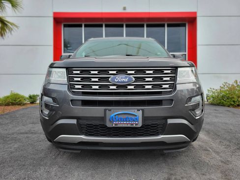 Used 2016 Ford Explorer XLT AWD/4WD image 2