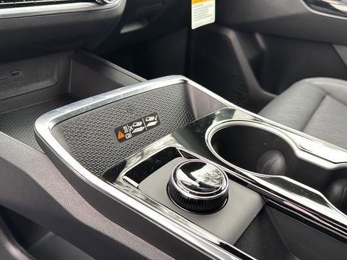 New 2026 Chevrolet Equinox LT w/ Convenience Package II image 26