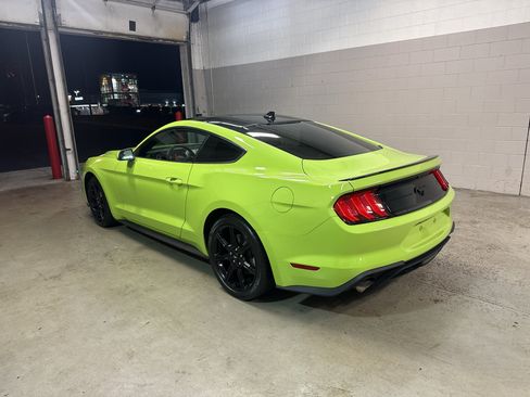 Used 2020 Ford Mustang Coupe w/ Black Accent Package RWD image 5