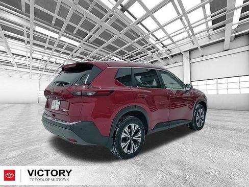 Used 2022 Nissan Rogue SV w/ SV Premium Package image 3