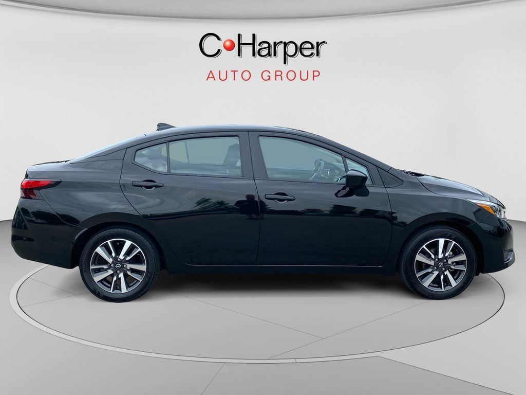 Used 2025 Nissan Versa SV FWD image 2