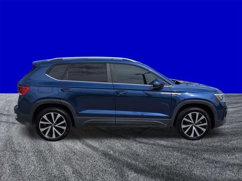Used 2022 Volkswagen Taos SE w/ IQ.Drive SE Package FWD image 3