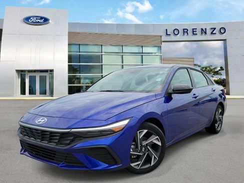 Used 2025 Hyundai Elantra Sport FWD image 1