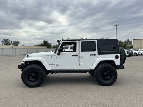 Used 2016 Jeep Wrangler Unlimited Sahara AWD/4WD image 6