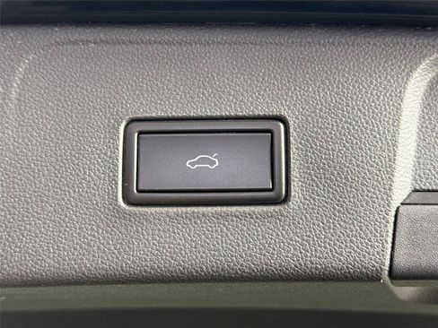 Used 2021 Volkswagen Atlas SE w/ Panoramic Sunroof Package FWD image 37