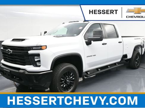 Used 2025 Chevrolet Silverado 2500 W/T image 1