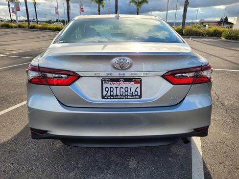 Used 2022 Toyota Camry LE w/ Carpet Mat Package (TMS) FWD image 5