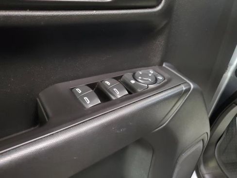 Used 2020 Chevrolet Silverado 1500 Custom w/ Custom Value Package image 10