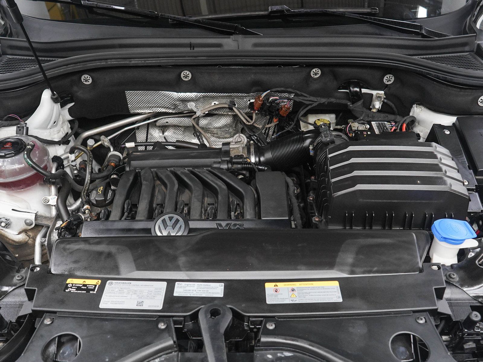 Used 2023 Volkswagen Atlas SEL Premium AWD/4WD image 33
