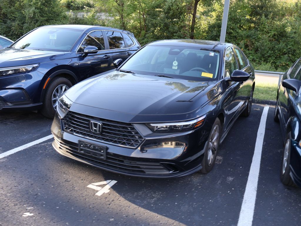 Used 2024 Honda Accord EX image 3