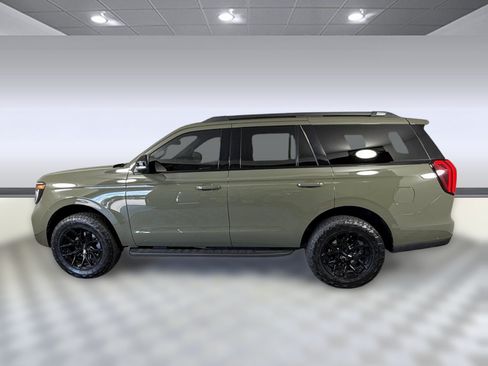 Used 2025 Ford Expedition Tremor AWD/4WD image 2