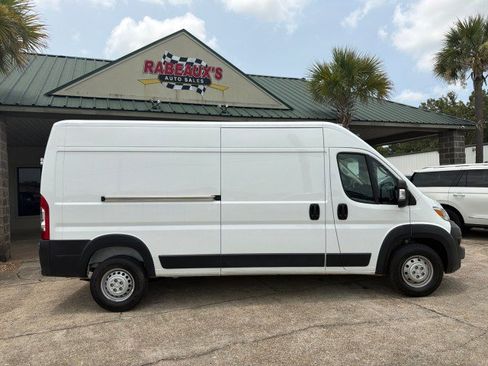 Used 2025 RAM ProMaster 2500 w/ Convenience Group FWD image 2
