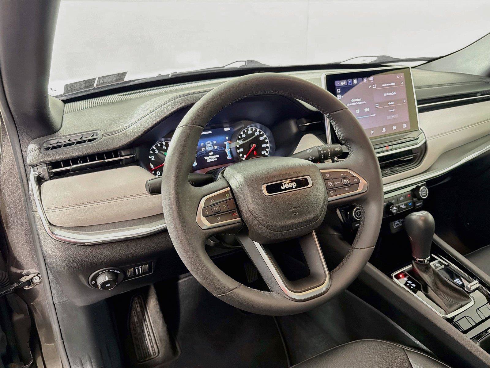 Used 2023 Jeep Compass Limited AWD/4WD image 16