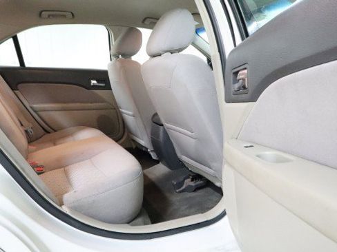 Used 2011 Ford Fusion SE image 11