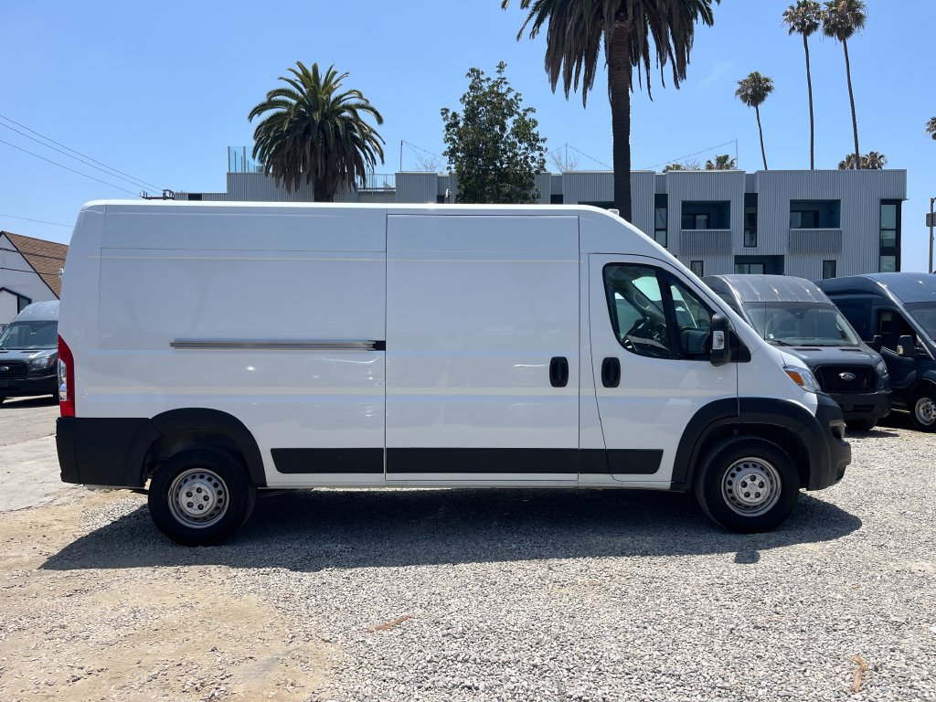 Used 2025 RAM ProMaster 2500 w/ Convenience Group FWD image 4