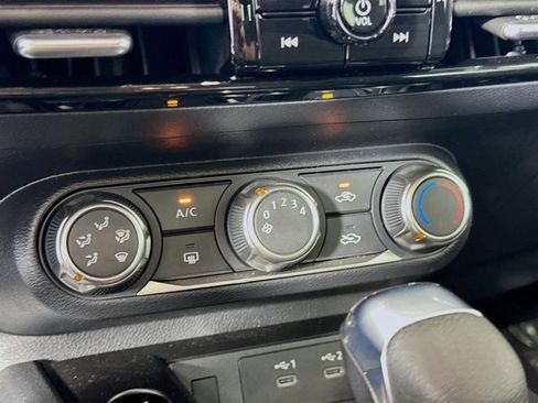 Certified 2025 Nissan Kicks SV image 17