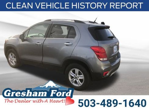 Used 2019 Chevrolet Trax LT w/ LT Convenience Package image 3