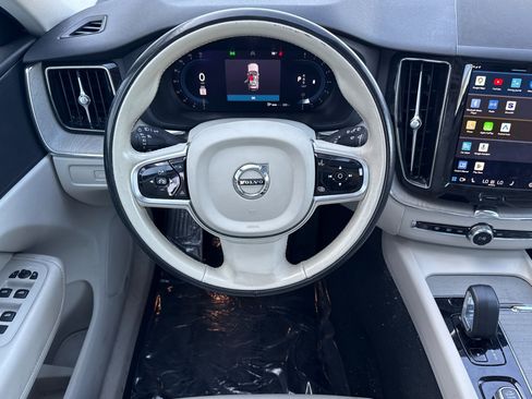 Used 2023 Volvo XC60 B5 Plus AWD/4WD image 14
