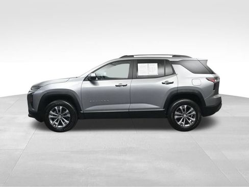 Used 2025 Chevrolet Equinox LT w/ Convenience Package II FWD image 2