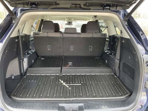 Used 2023 Toyota Highlander LE image 13