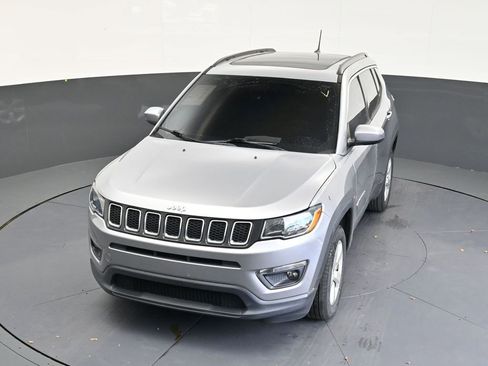 Used 2018 Jeep Compass Latitude w/ Popular Equipment Group AWD/4WD image 19