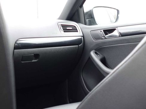 Used 2018 Volkswagen Jetta Sport image 42