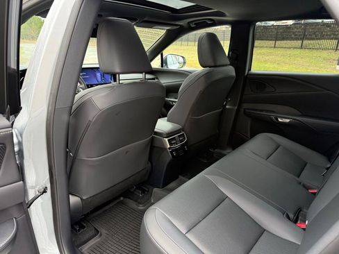 Certified 2025 Lexus RX 350 Premium w/ Accessory Package image 27