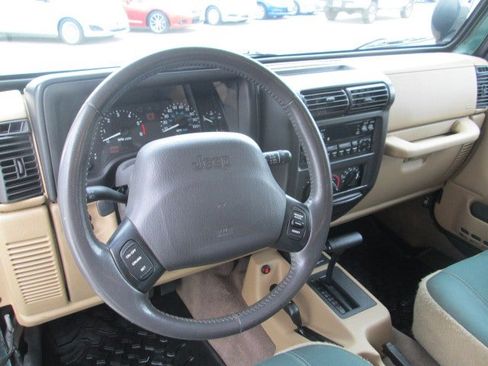 Used 2000 Jeep Wrangler Sahara AWD/4WD image 13