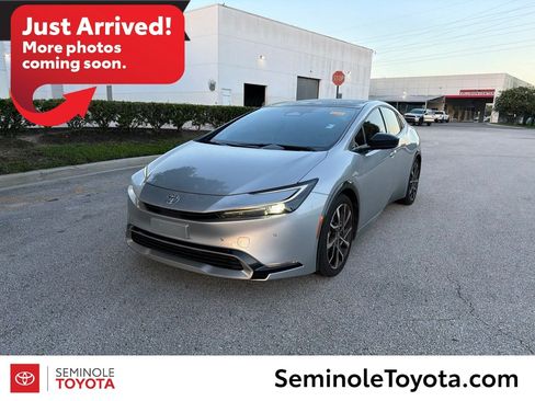 Used 2025 Toyota Prius Plug-In Hybrid FWD image 1