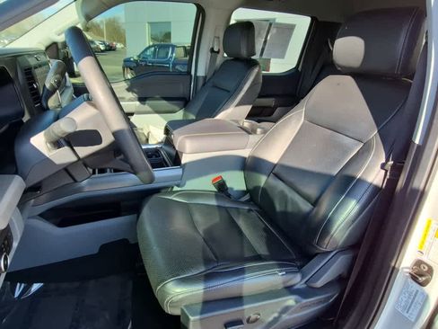 Used 2025 Ford F250 XLT w/ Black Appearance Package image 11