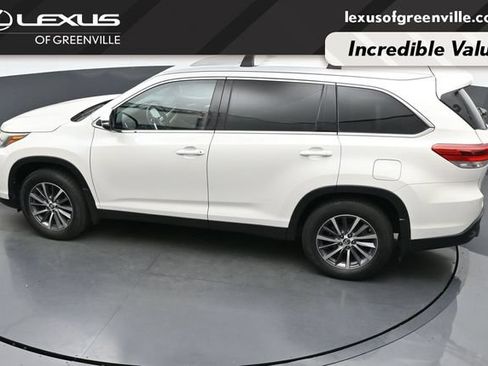 Used 2019 Toyota Highlander XLE AWD/4WD image 46