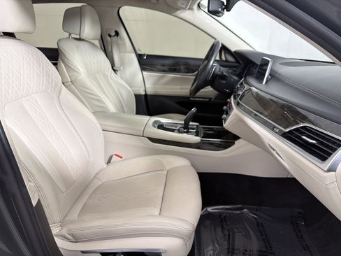 Used 2016 BMW 750i xDrive image 33