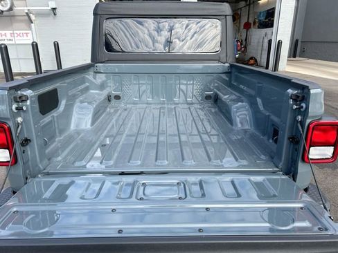 New 2026 Jeep Gladiator Sport AWD/4WD image 23