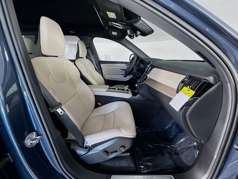 New 2026 Volvo XC90 B6 Plus w/ Protection Package image 30