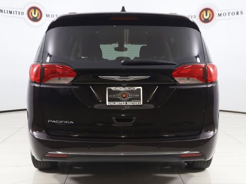 Used 2017 Chrysler Pacifica Touring-L image 44