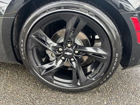 Used 2019 Chevrolet Camaro LT image 9