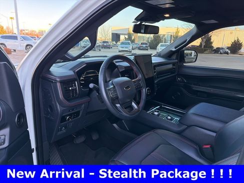 Used 2023 Ford Expedition Max Limited image 9