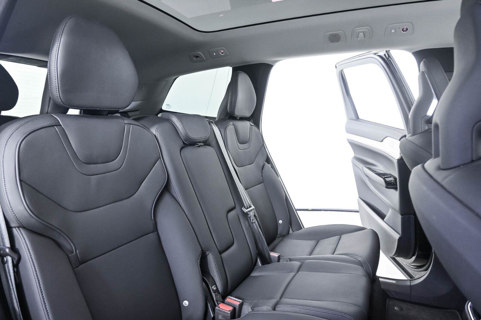Certified 2025 Volvo EX90 Ultra AWD/4WD image 22
