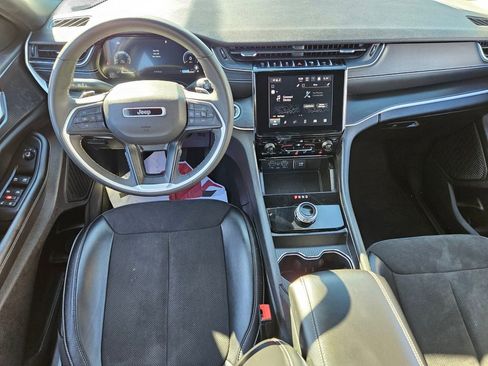 Used 2023 Jeep Grand Cherokee Altitude image 7