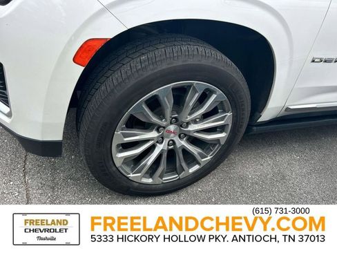 Used 2021 GMC Yukon XL Denali w/ Denali Ultimate Package RWD image 9