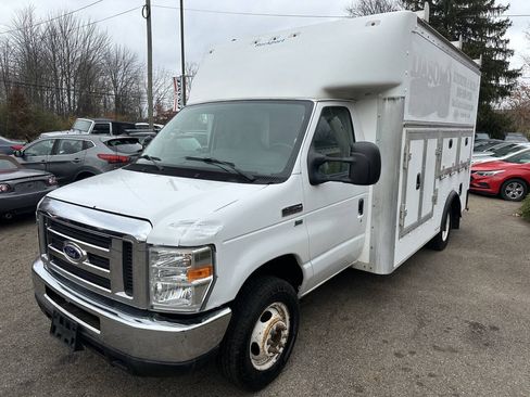 Used 2016 Ford E-350 and Econoline 350 Super Duty w/ Power Windows & Locks Group RWD image 2