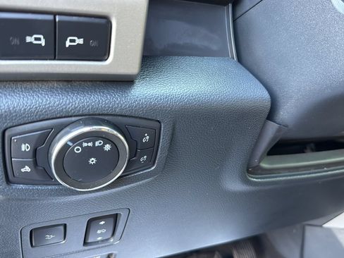 Used 2022 Ford F250 Lariat w/ Lariat Ultimate Package AWD/4WD image 17
