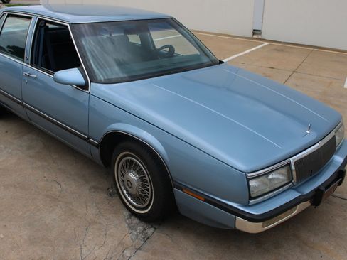 Used 1990 Buick Le Sabre Custom FWD image 22